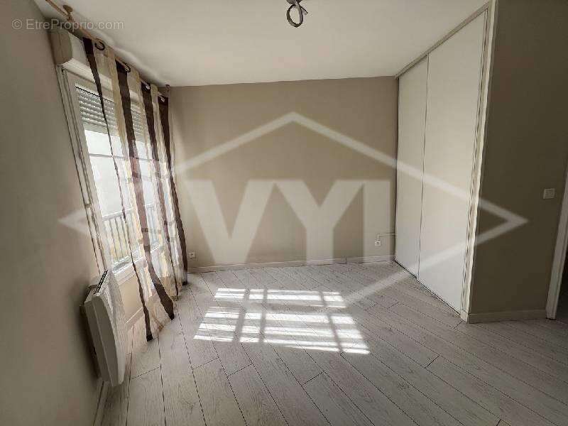 Appartement à COMBS-LA-VILLE