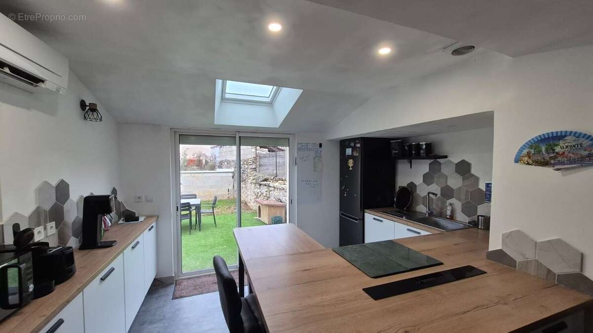 Maison à SAVIGNY-LE-TEMPLE