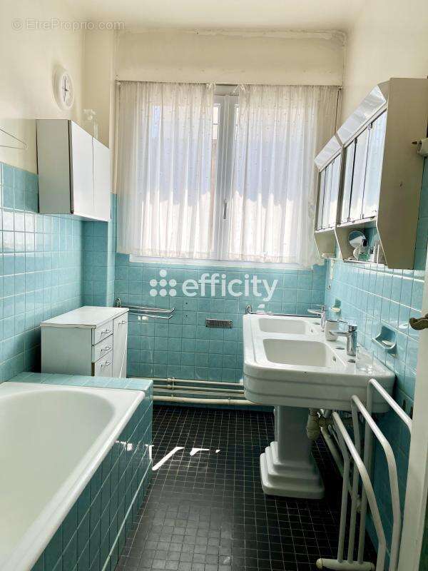 Appartement à LA MADELEINE