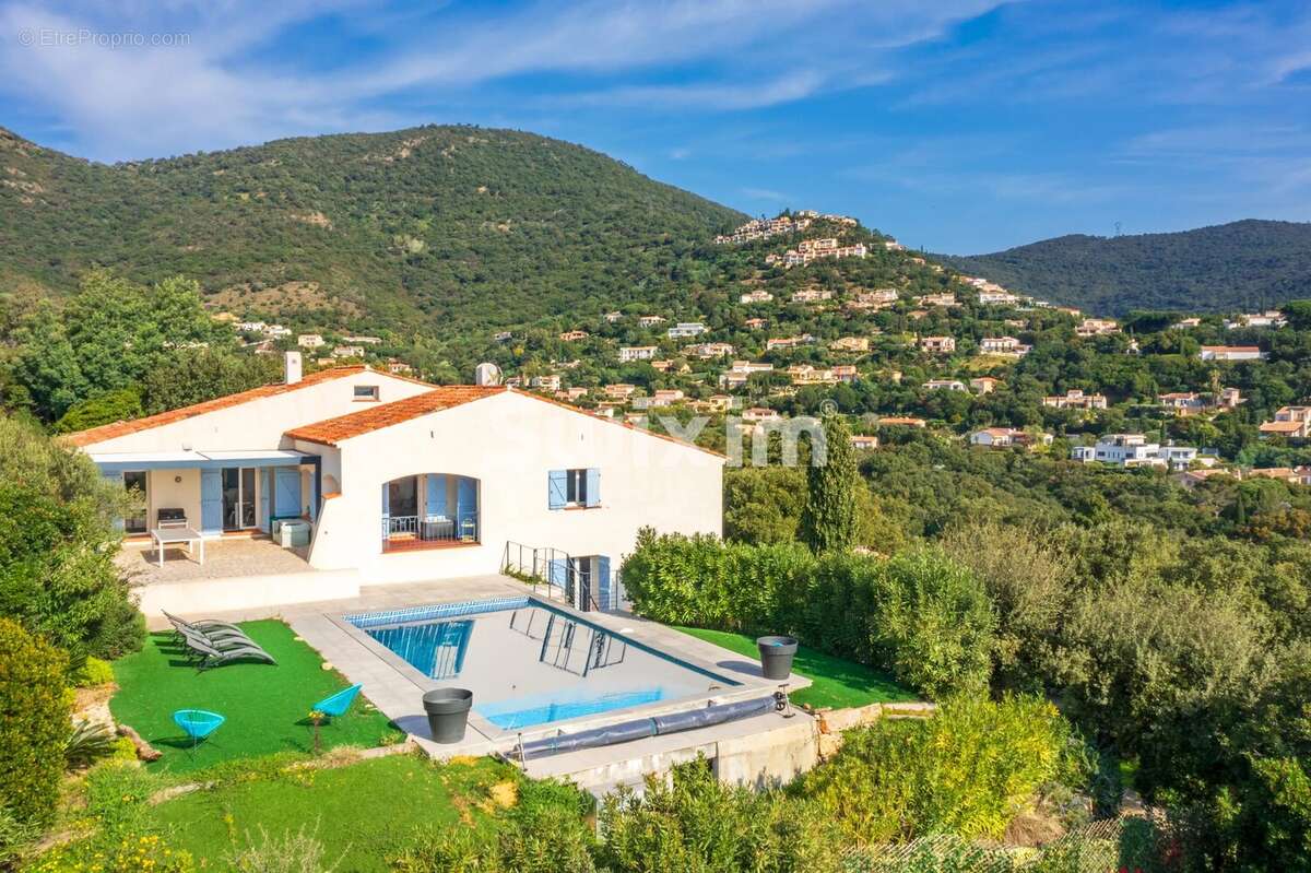 Cavalaire-sur-Mer — Villa vue mer panoramique & piscine - photo 4