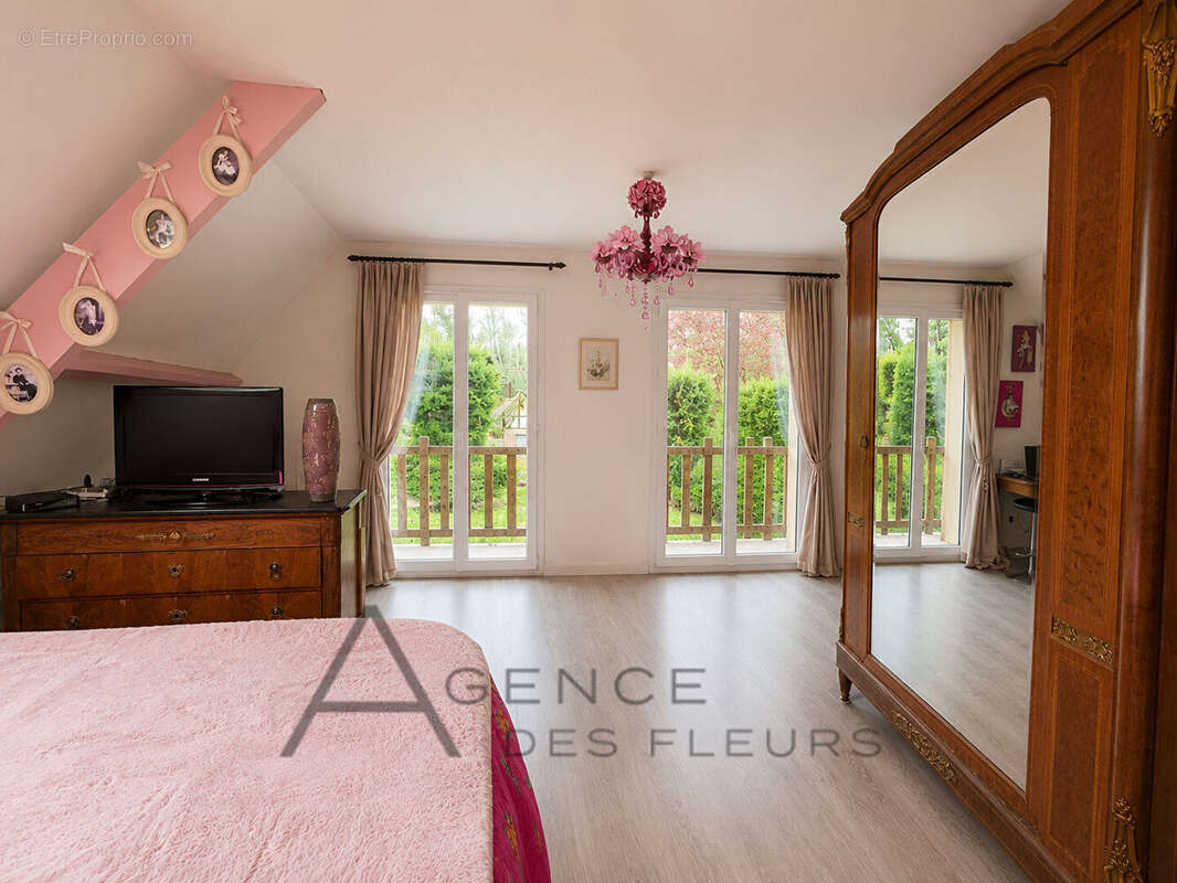 Maison Saint Germain De Pasquier 7 pièce(s)  4298 M²  de terrain - photo 11