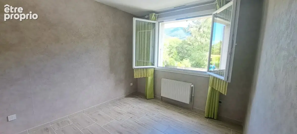 Villa avec piscine sur 1200 m2 de terrain - photo 10