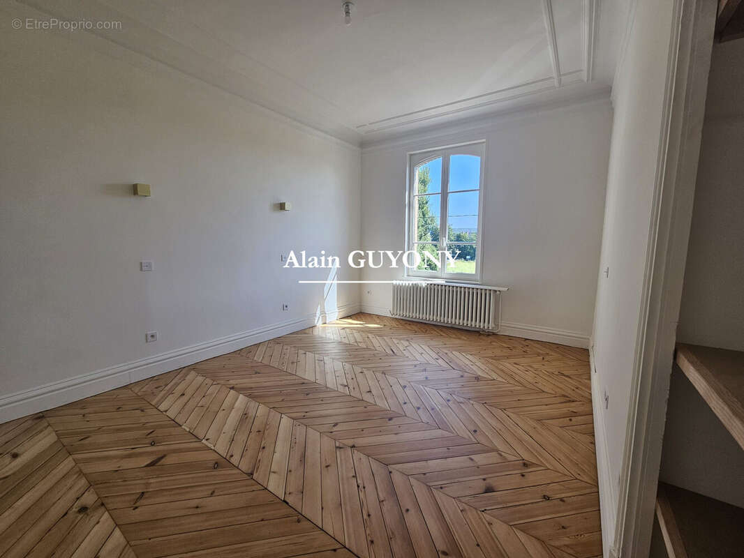 Maison 6 pièces 179 m² à vendre à Pont-L'eveque (14130) - photo 5