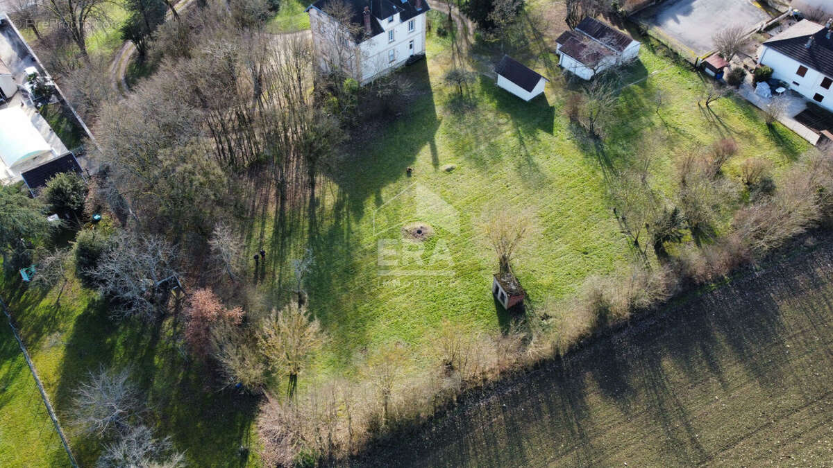 Terrain à DAMPARIS
