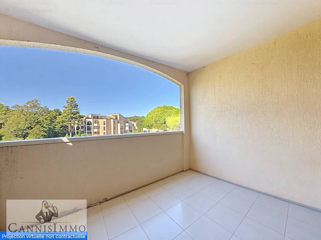 Appartement à MOUGINS