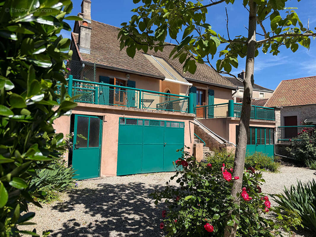 Maison à SAINT-MARTIN-SOUS-MONTAIGU