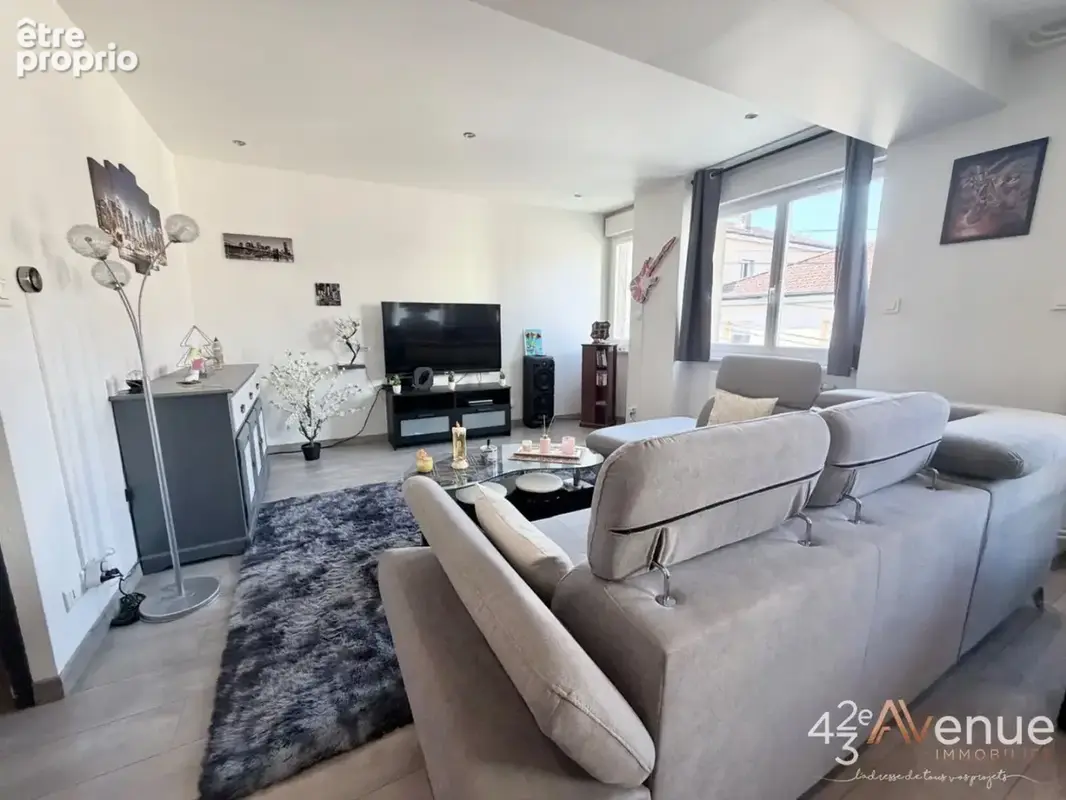 Appartement 4 pièces 90 m² à vendre à Saint-Etienne (42000) - photo 2