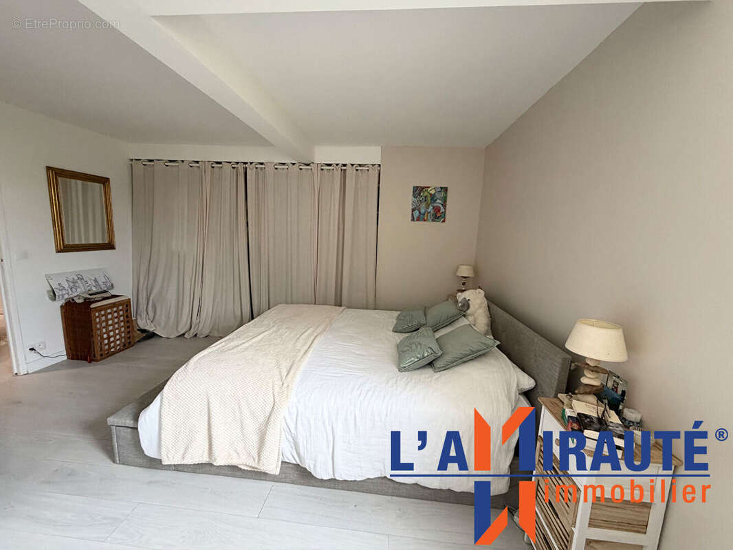 Appartement à SARTROUVILLE