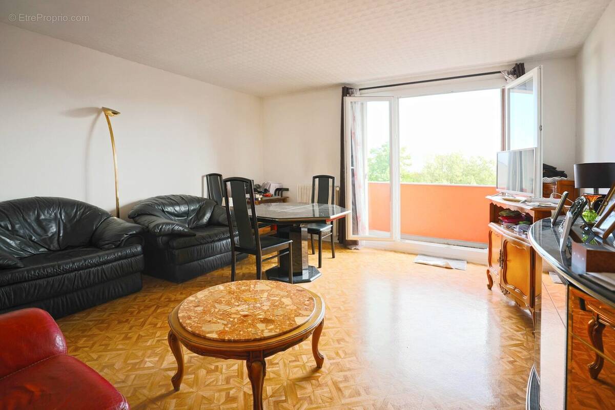 Appartement à AUBERVILLIERS
