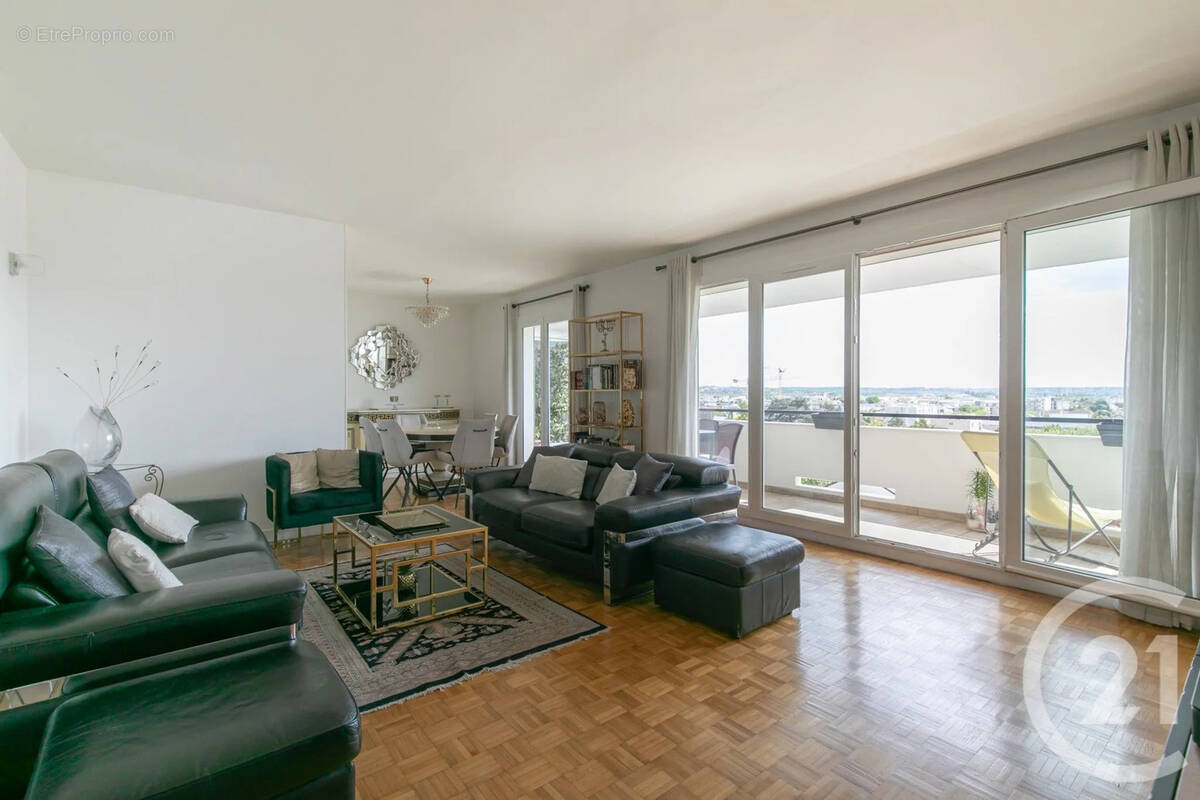 Appartement à SAINT-MAUR-DES-FOSSES