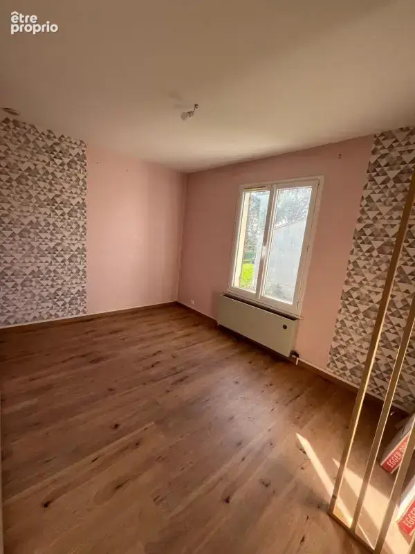 Maison lumineuse et bien entretenue de 3 chambres sur entresol  aménageable à RIBERAC (24) - photo 4