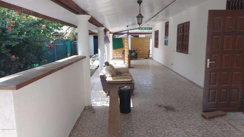 Maison à REMIRE-MONTJOLY