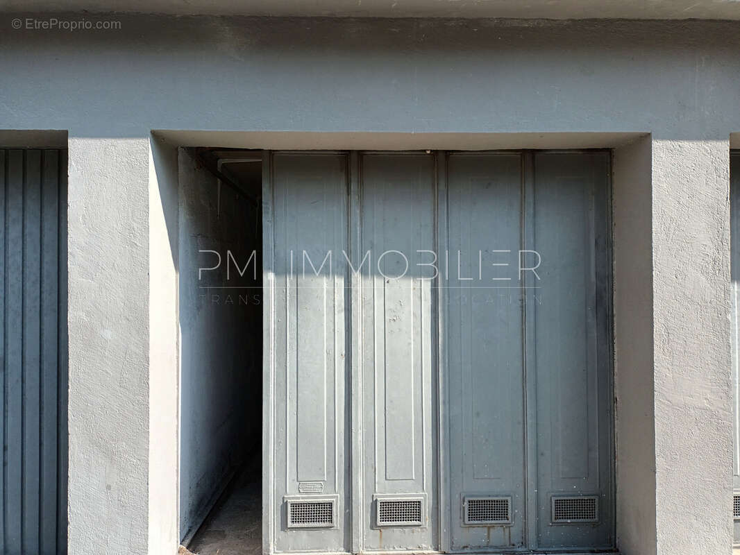 Parking à MARSEILLE-9E