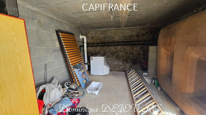 Maison à SAINT-SAUVEUR-DE-MONTAGUT