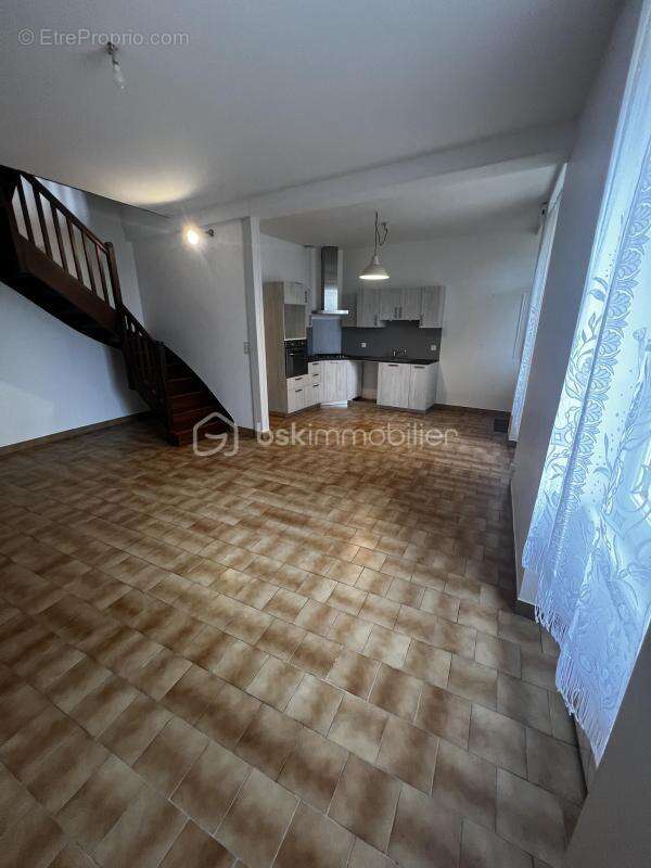 Maison de caractère de 88 m² – 5 pièces – Vue Château de Fougères - photo 6