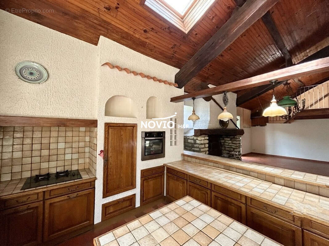 Maison 200 m² à Marigny-Brizay  - photo 3