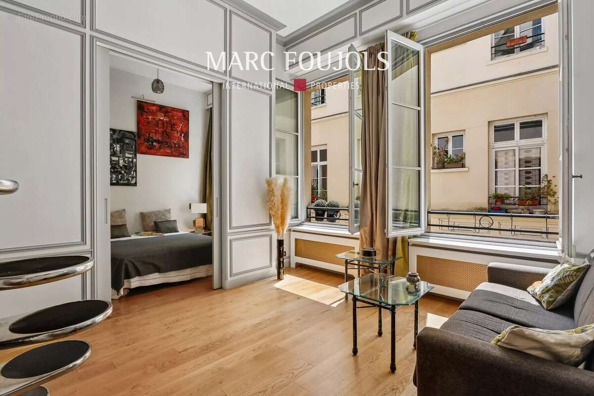 Appartement à PARIS-3E