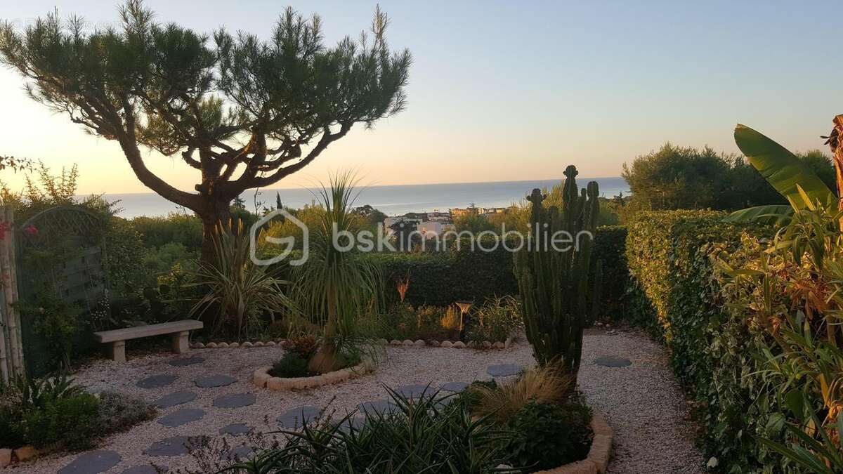 Studio rez de jardin dans une bel résidence le Saphir vue mer ,calme, piscine, parking ,cave - photo 8