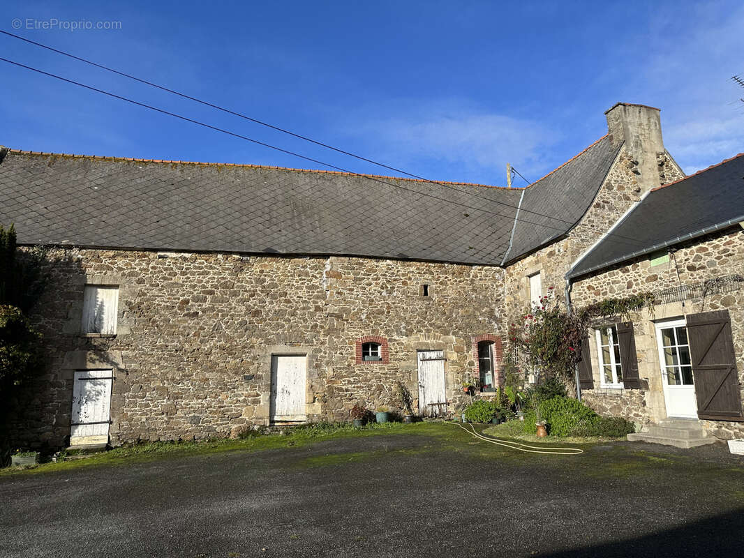Maison à SAINT-LORMEL