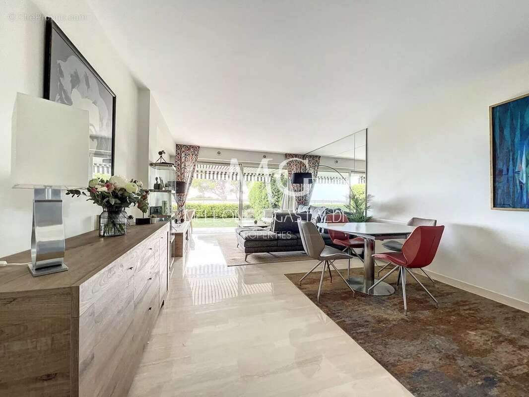 Appartement à LE CANNET
