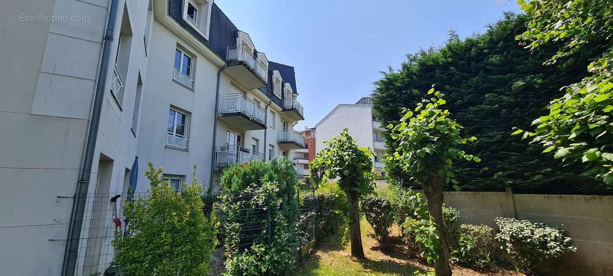 Appartement à COMBS-LA-VILLE