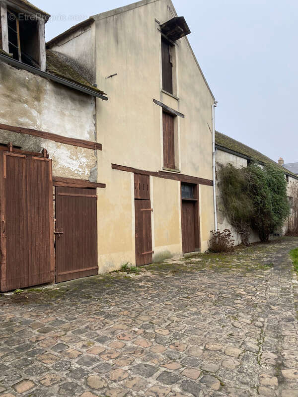 Maison à MONTEREAU-FAULT-YONNE