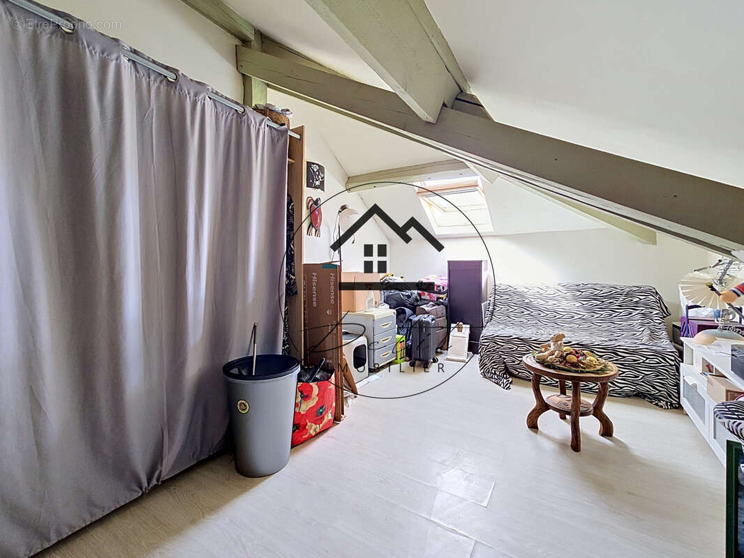 Appartement à MOUY