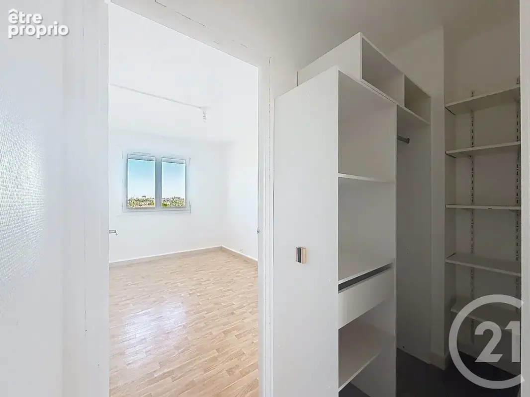 Appartement 3 pièces 61 m² à vendre à La Chapelle-Saint-Luc (10600) - photo 4