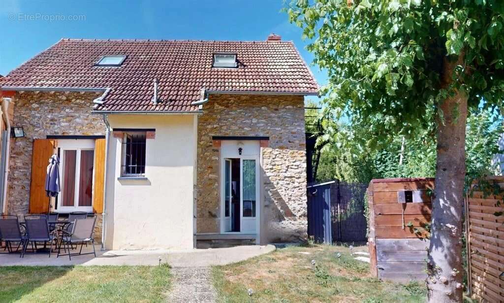 Maison en pierres de 2 appartements au coeur du village - photo 9