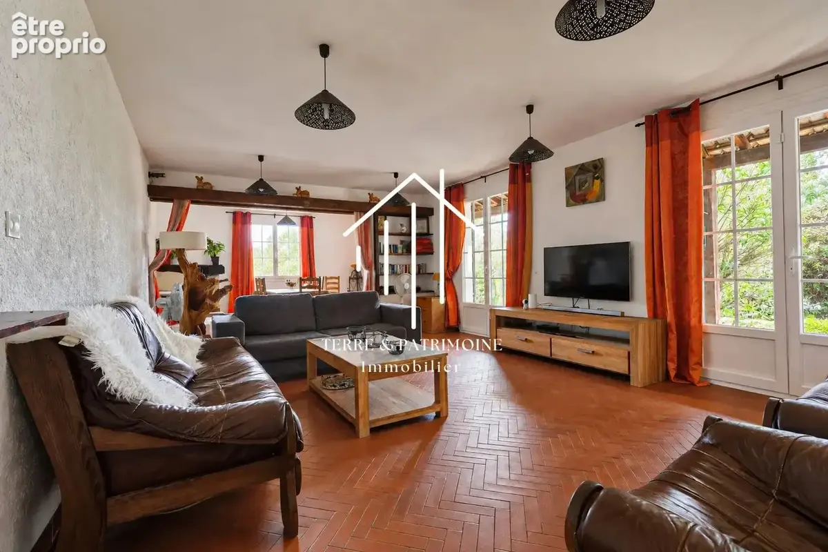 Villa avec piscine et garage. - photo 6