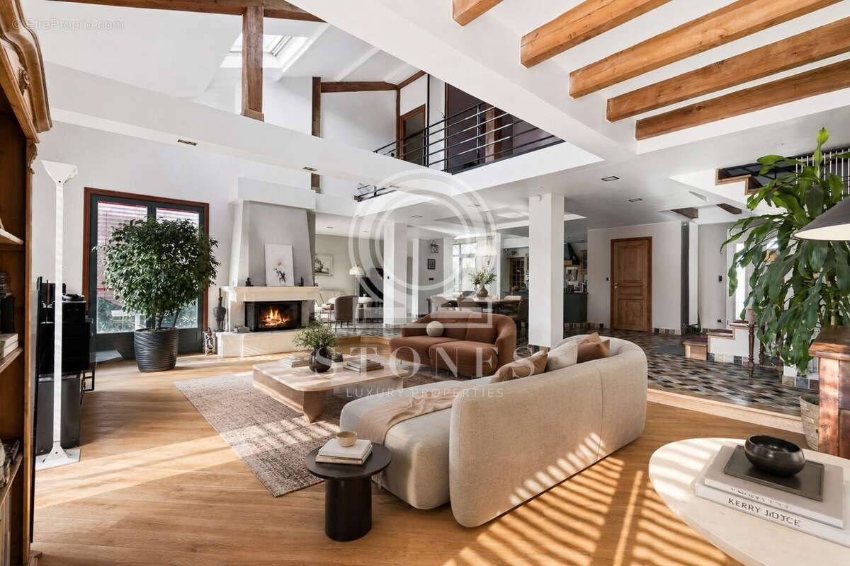 Maison 220 m² à Louveciennes  - photo 2