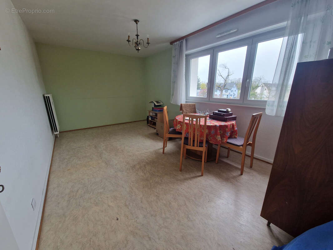 À vendre   F2 de 45 m2 avec loggia   Fort potentiel locatif   Saint-Louis - photo 3