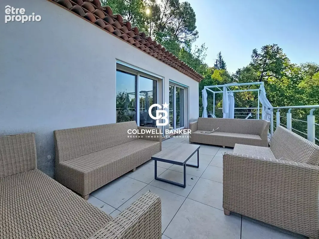 Exclusivité — Villa contemporaine provençale avec piscine et vue dégagée sur terrain de 3 000 m² — Draguignan - photo 3