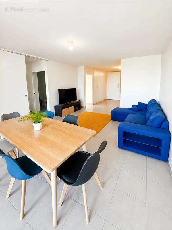 Appartement à BEAUZELLE