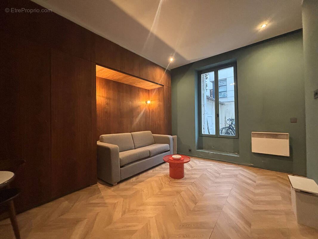 Appartement à PARIS-14E