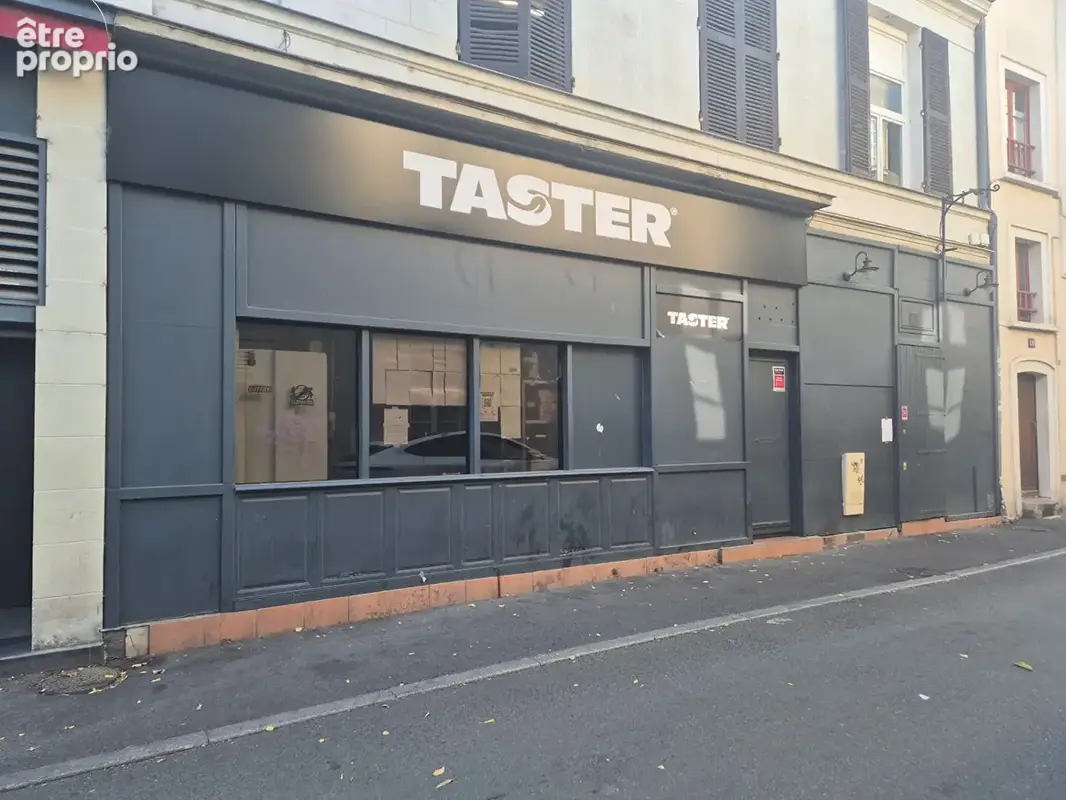 Angers  hyper centre . immeuble a usage commercial, 153 m2 - photo 1