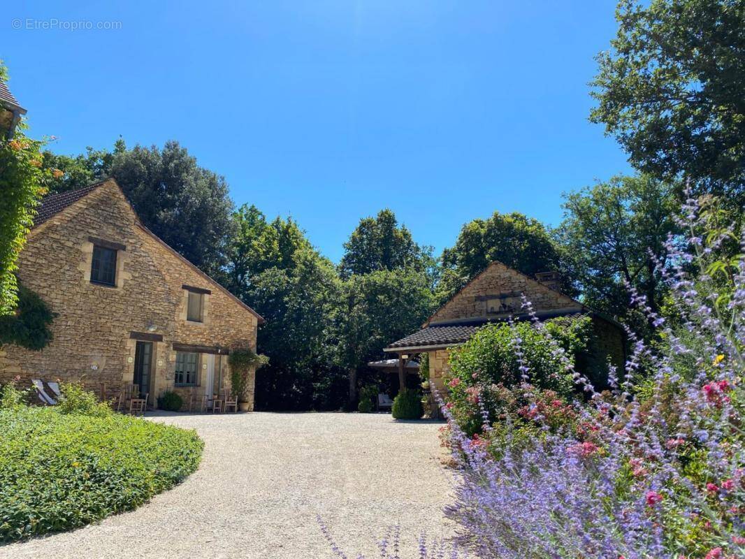 Maison à SAINTE-NATHALENE