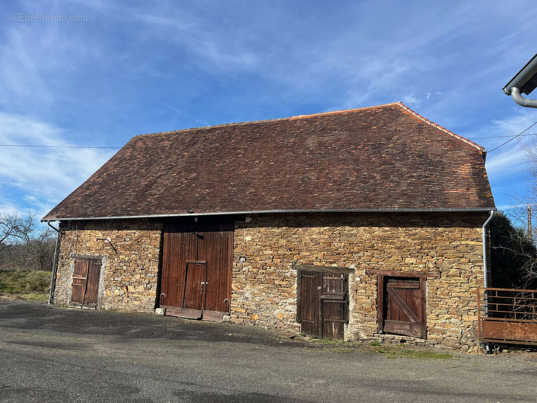 Maison à COUSSAC-BONNEVAL
