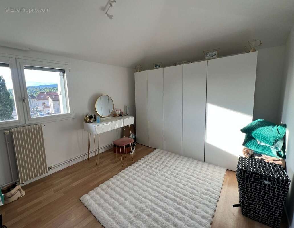 Appartement à LA BUISSE