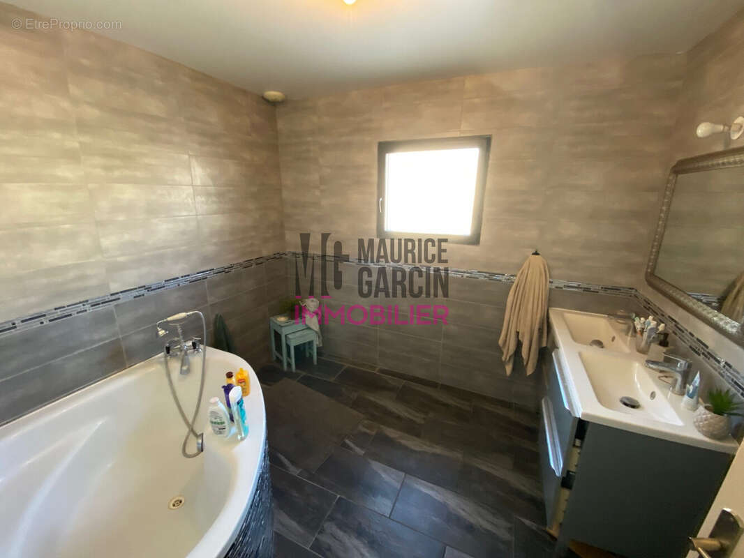 Maison à BEDARRIDES