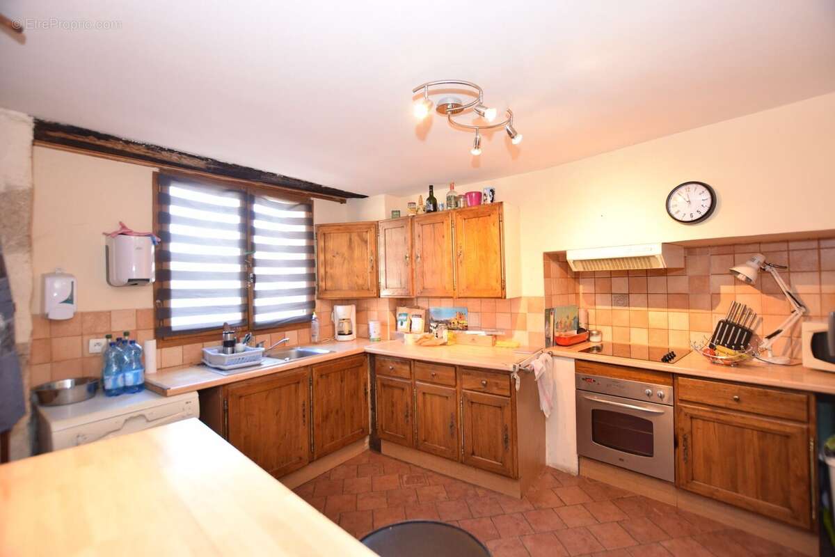 Maison 125 m² à Pleaux  - photo 6