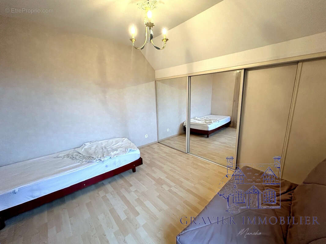 Maison à SAINT-GERMAIN-SUR-AY