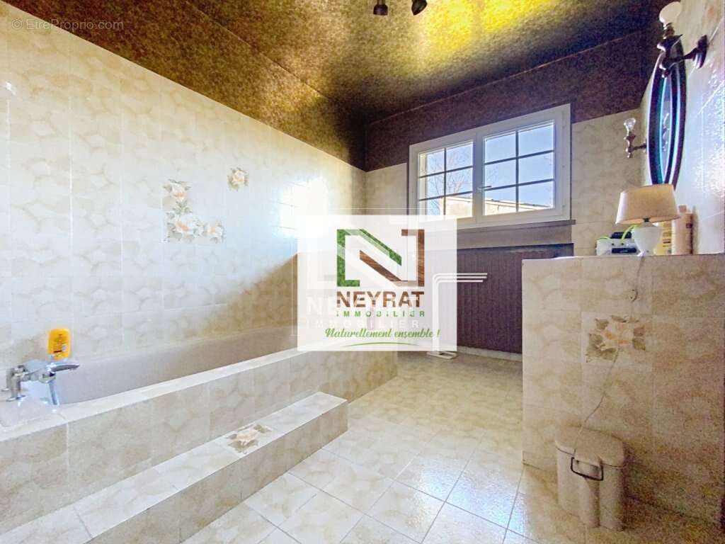 Maison à CHAMPFORGEUIL