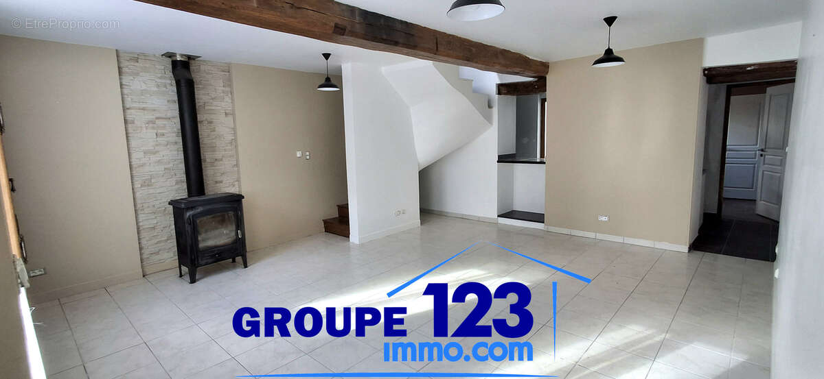 Maison au centre d’Aillant-sur-Tholon avec courette. - photo 2