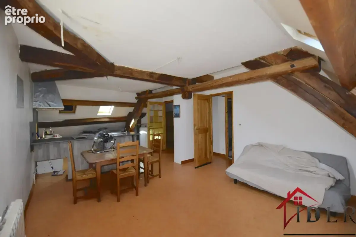 Maison d'une surface habitable d'environ 217 m2 disposée sur - photo 11