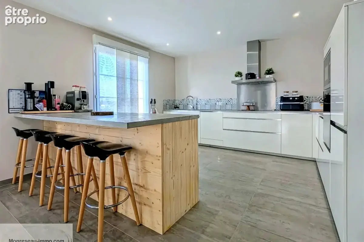 10 min Chalon-sur-Saône, villa familiale 259 m², climatisée, piscine, 5 chambres. Secteur sud chalonnais, cadre campagne. - photo 3