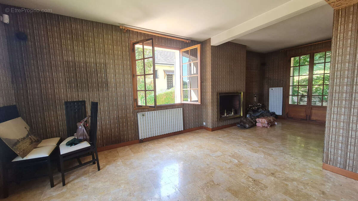 Maison à JOUY
