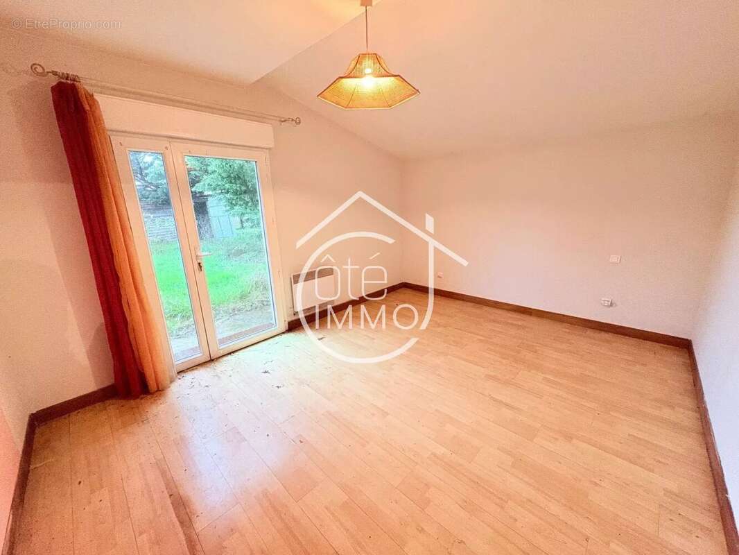 Maison à SAINT-PIERRE-D&#039;EYRAUD