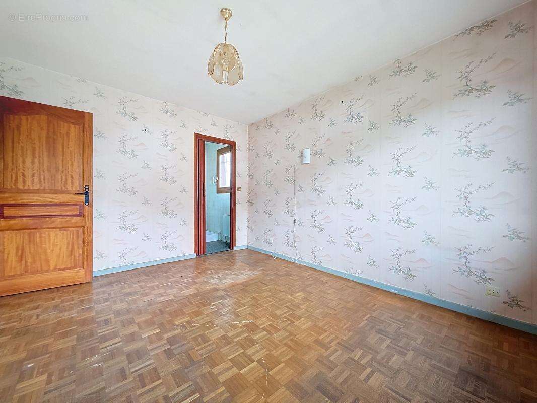 Maison à SAINT-PIERRE-DE-CHANDIEU