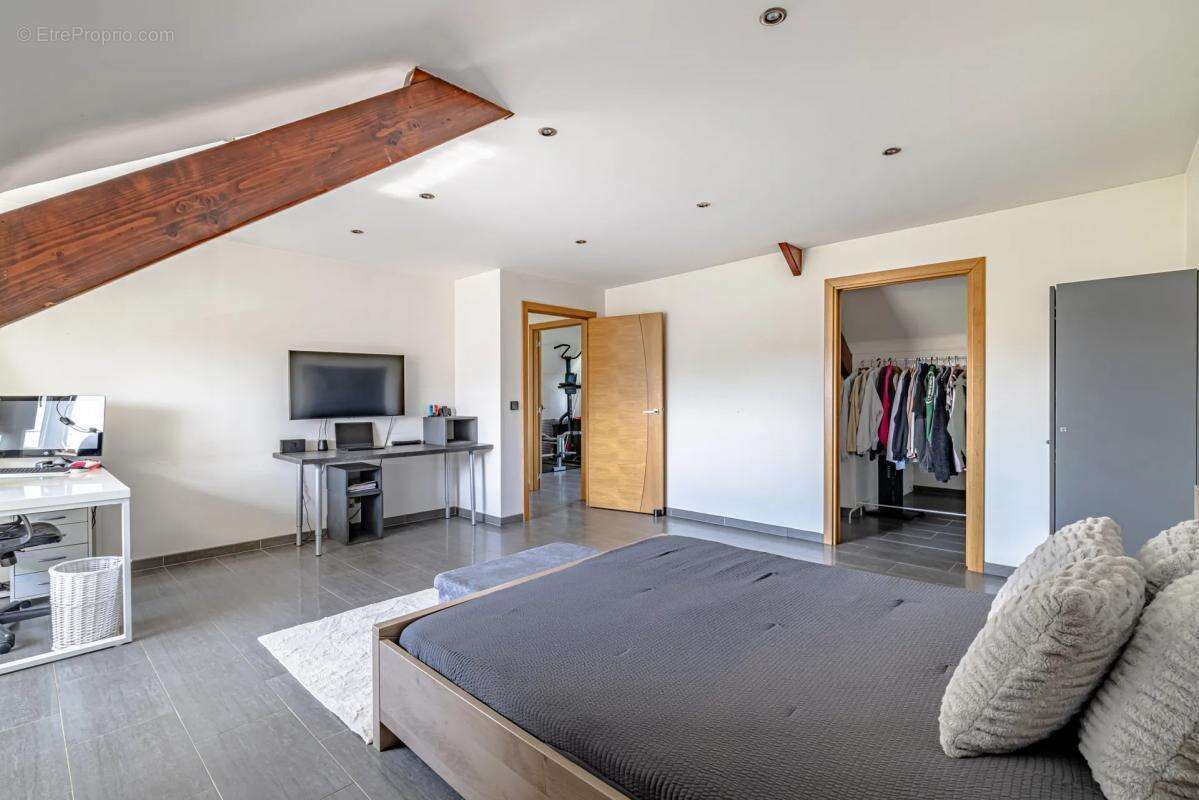 Maison à PARAY-VIEILLE-POSTE